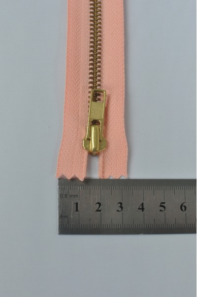 ZIP084 4號拉鏈  金屬開尾拉鏈 金銅單頭拉鏈  不設單獨拉鍊訂購  正面照